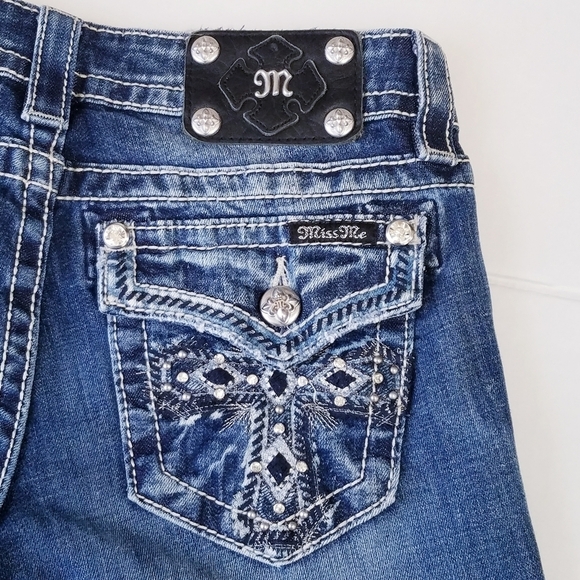 🌸 Miss Me | Mid rise Denim Shorts 27 - Picture 8 of 9